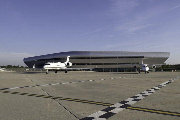 ロンドンからファーンボロ空港へのプライベートトランスファー