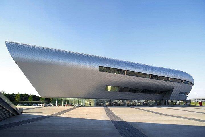 ロンドンからファーンボロ空港へのプライベートトランスファー