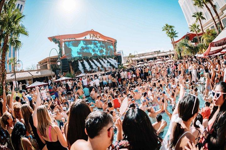 Las Vegas VIP Pool Crawl with Party Bus and Open Bar