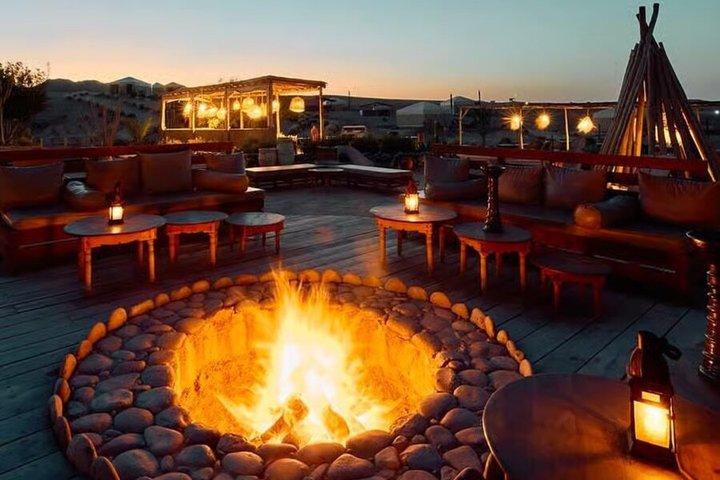 Spettacolo di cena marocchina del deserto di Agafay e giro in cammello