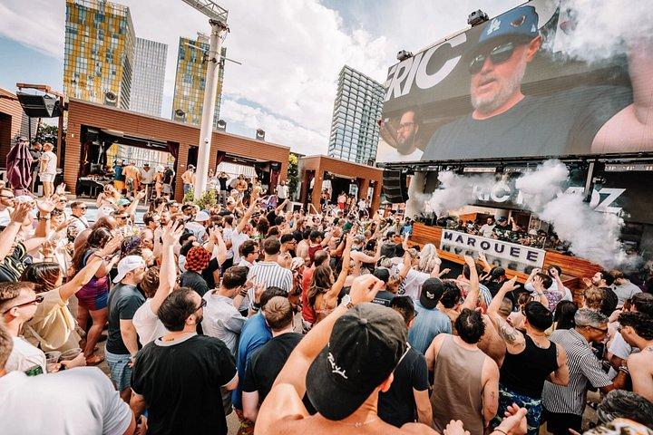 Las Vegas VIP Pool Crawl with Party Bus and Open Bar