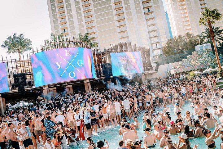 Las Vegas VIP Pool Crawl with Party Bus and Open Bar