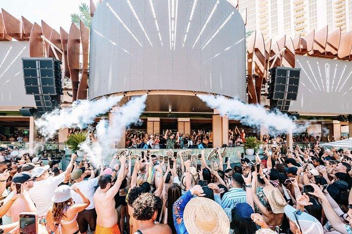 Las Vegas VIP Pool Crawl with Party Bus and Open Bar