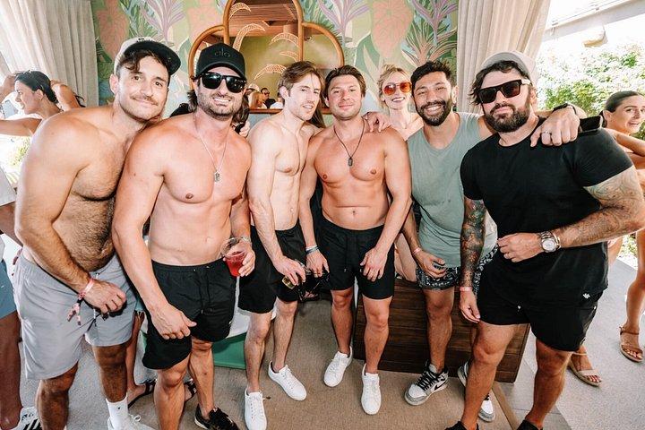 Las Vegas VIP Pool Crawl with Party Bus and Open Bar
