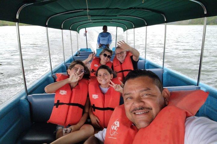 Nature and Panama Canal : Monkey Island + Locks
