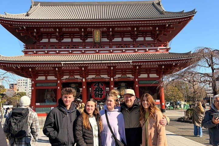 Tokyo Private Asakusa Walking Tour: Senso-ji & Photo Spots