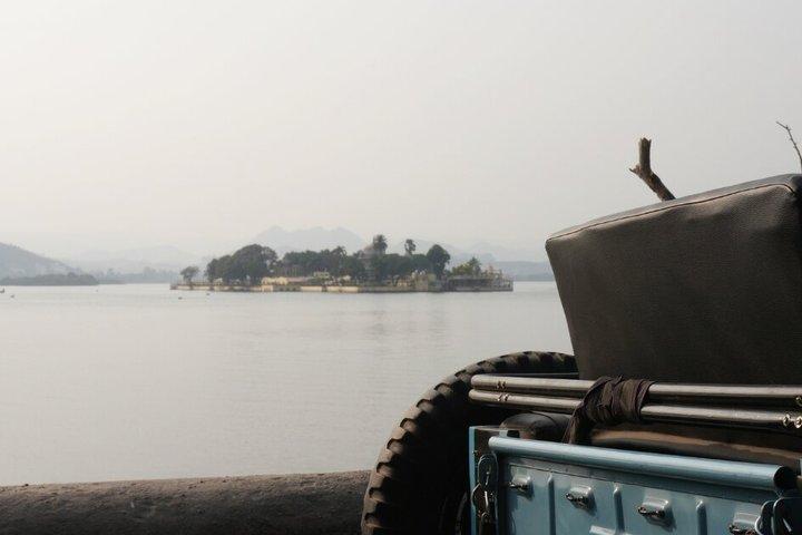 Udaipur: Privat Vintage Willys Jeep oplevelse