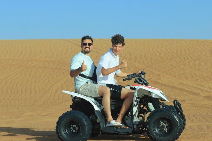 Hoteller i nærheden af Doha Desert Safari Dune Bashing Camel Rides and Inland Sea