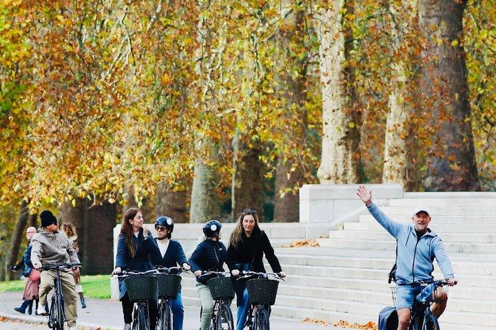 ロンドンの名所を巡る3.5時間の朝のツアー