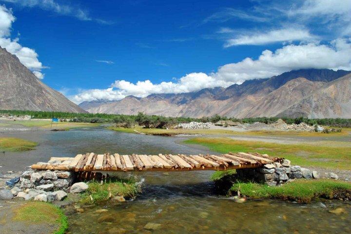 Tour privato di 6 giorni del Ladakh Nubra Pangong e Khardung La Pass