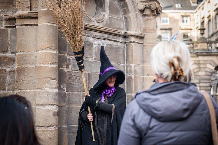 エディンバラ：魔女と幽霊の歴史ウォーキングツアー