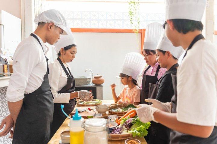 Siem Reaps växtbaserade Khmer matlagningskurs