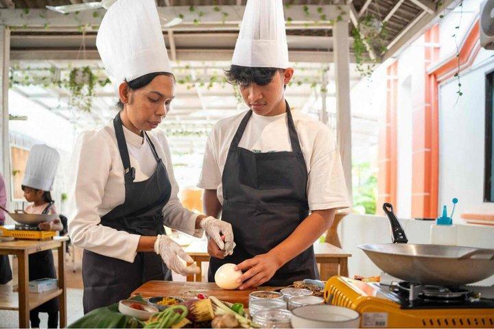 Siem Reaps växtbaserade Khmer matlagningskurs