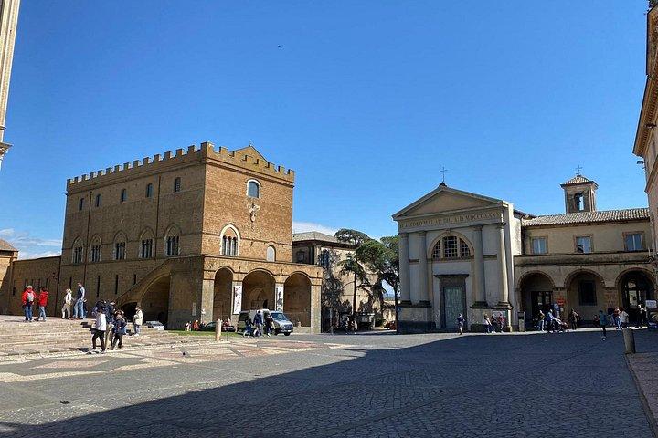 フィレンツェから歴史的な丘の上町へのプライベートオルヴィエート日帰り旅行