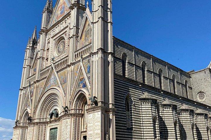 フィレンツェから歴史的な丘の上町へのプライベートオルヴィエート日帰り旅行