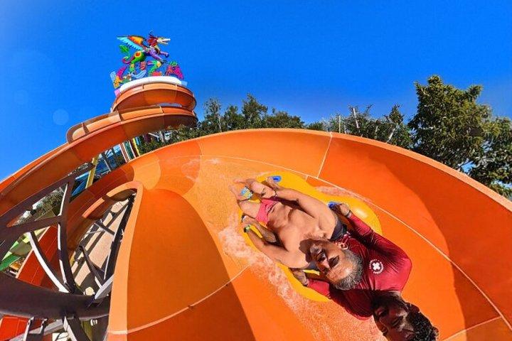 Cozumel : ウォーターパーク＆クザビーチ、ビュッフェ＆オープンバー付き