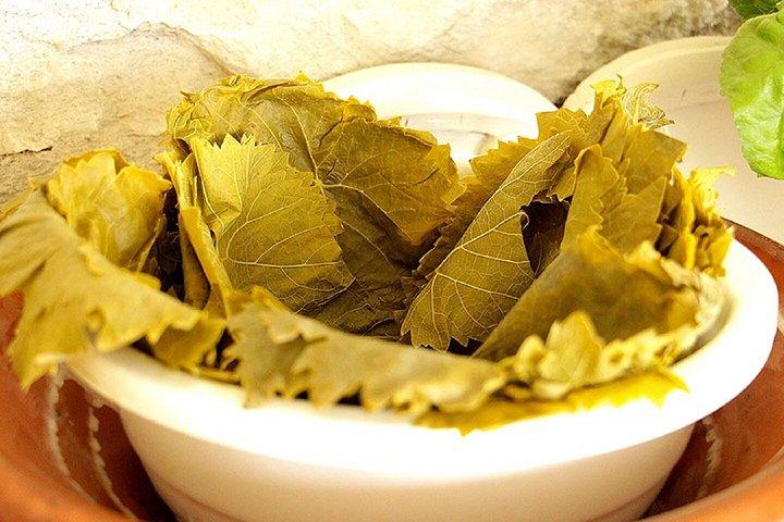 パロス島のデラックスホテルでマリアのオープンクッキングクラスのレッスン