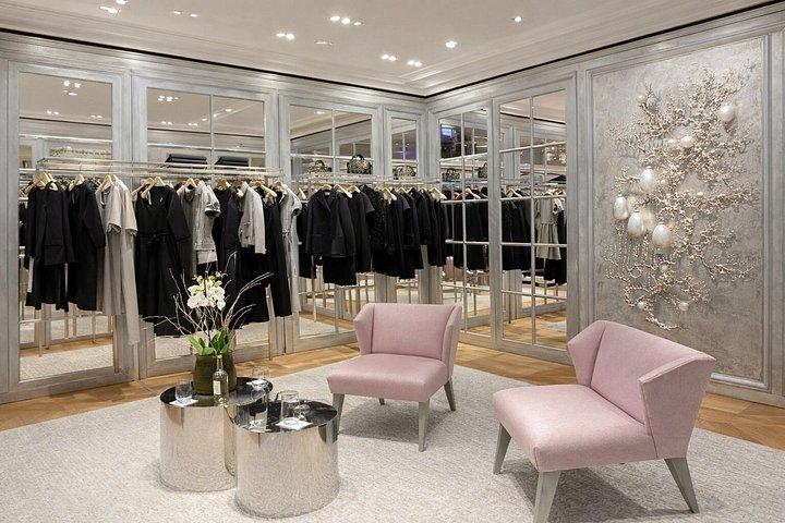 ビスター ビレッジ VIP ツアーでの贅沢なショッピング体験