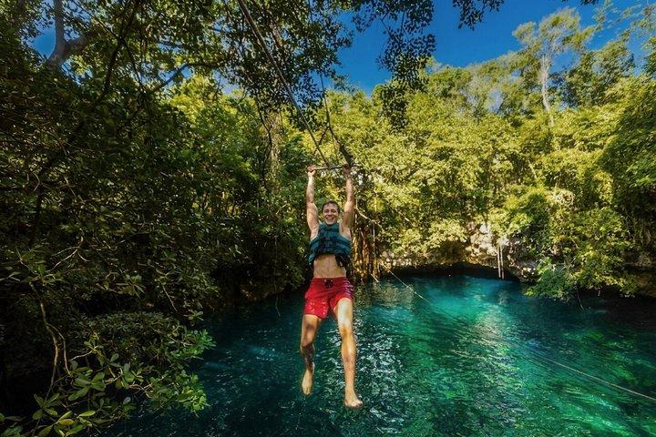 『プラヤ・デル・カルメン ATVアドベンチャー with Ziplines, Cenote』より