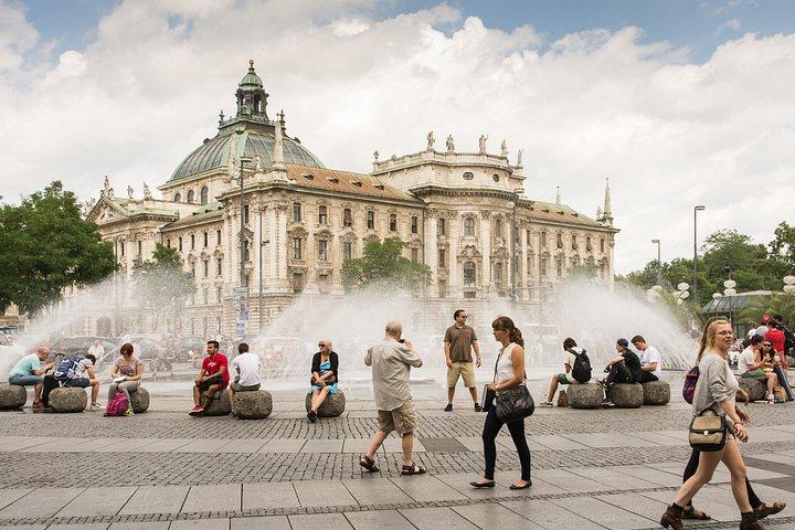 Munich New Town Hall and Beyond – Private Walking Tour