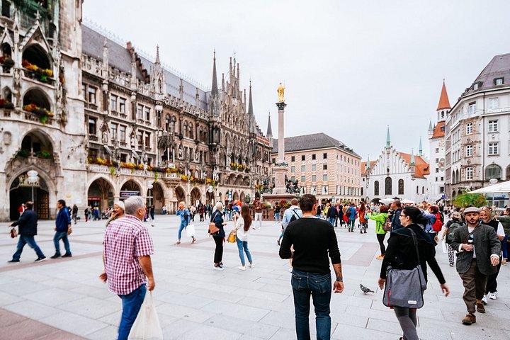 Munich New Town Hall and Beyond – Private Walking Tour