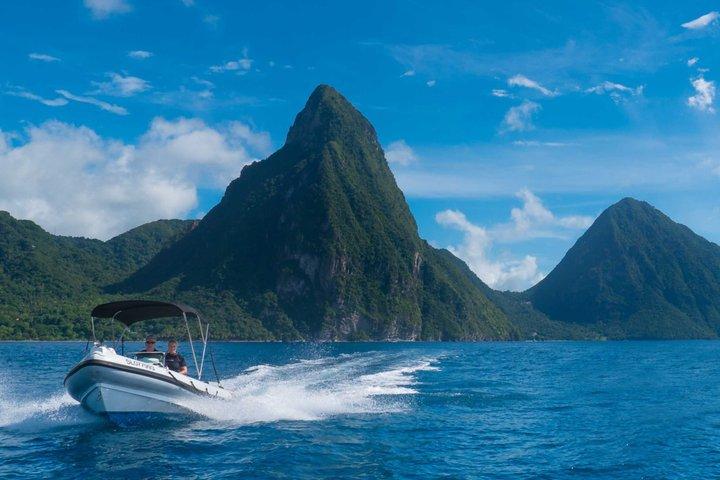 Sulphur Springs et cascade ou Piton et plage en bateau
