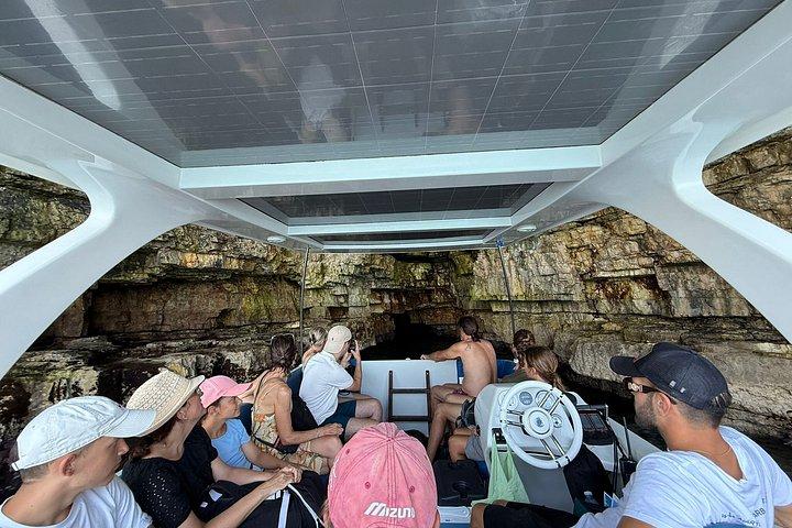 Polignano a Mare: Tour in Barca Grotte, Prosecco e Nuotata