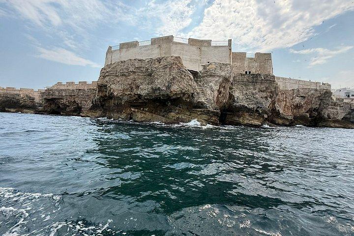 Polignano a Mare: Tour in Barca Grotte, Prosecco e Nuotata