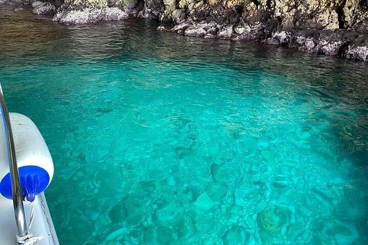 Polignano a Mare: Tour in Barca Grotte, Prosecco e Nuotata
