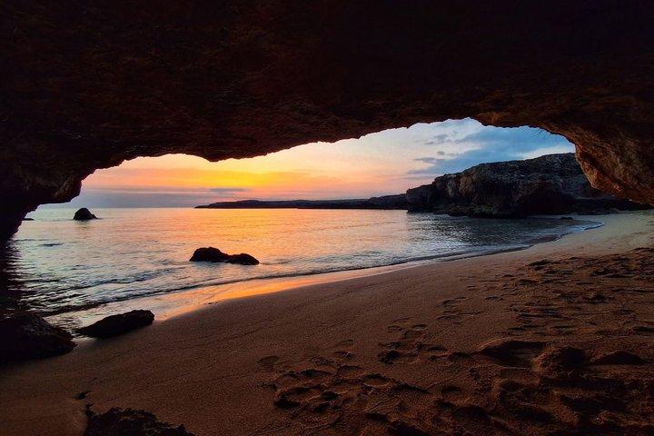 モノポリからポリニャーノへ：洞窟、プロセッコ、フォカッチャ、そして水泳