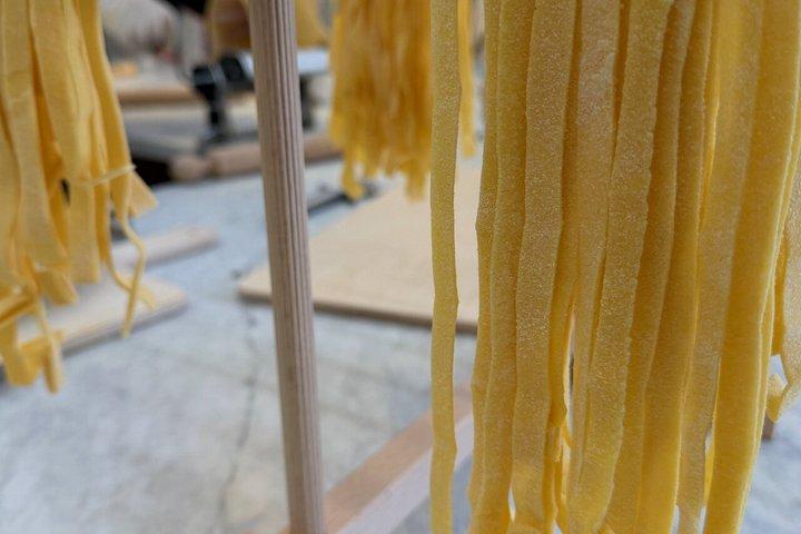Classe di pasta e tiramisù kosher con spritz di Trastevere