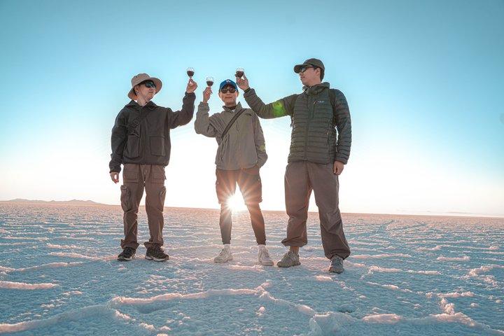 Uyuni Salt Flats & Incahuasi Island Ganztagestour Bus ab La Paz