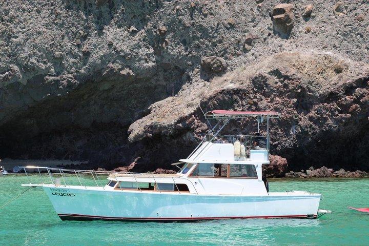 BOAT to Espiritu Santo Island and Balandra