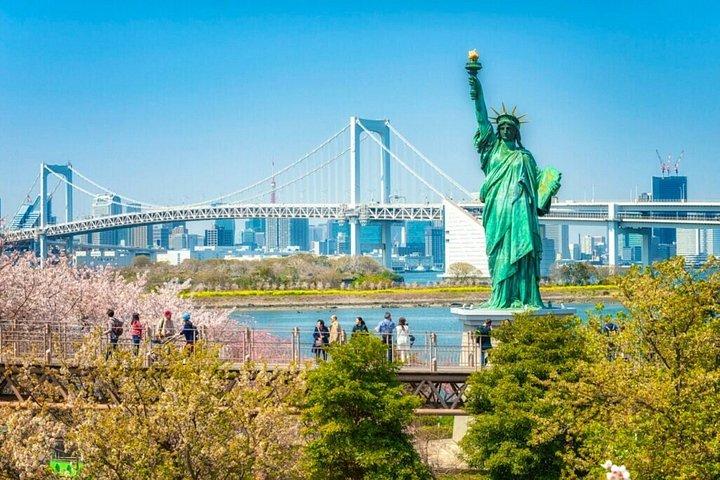 プライベート東京アニメツアー：秋葉原、中野ブロードウェイ＆お台場