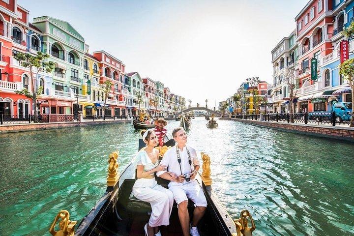 Discover VinWonders and Grand World Phu Quoc Day Tour