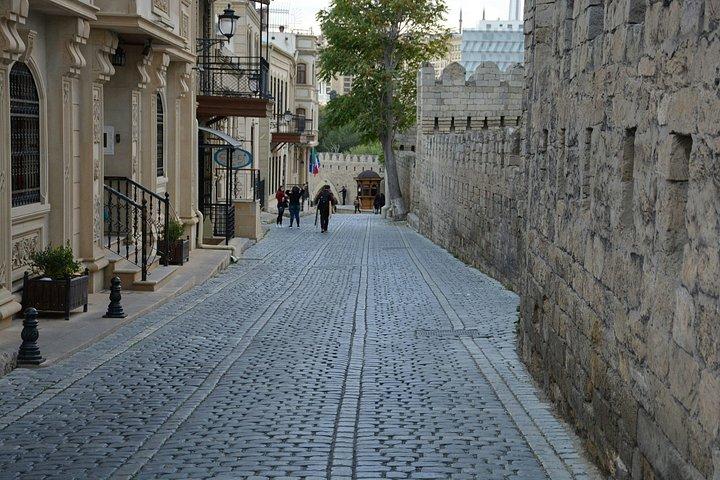 バクーの7つの秘密:旧市街の隠された物語