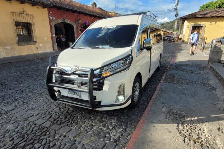 Shuttle von Guatemala-Stadt nach Panajachel