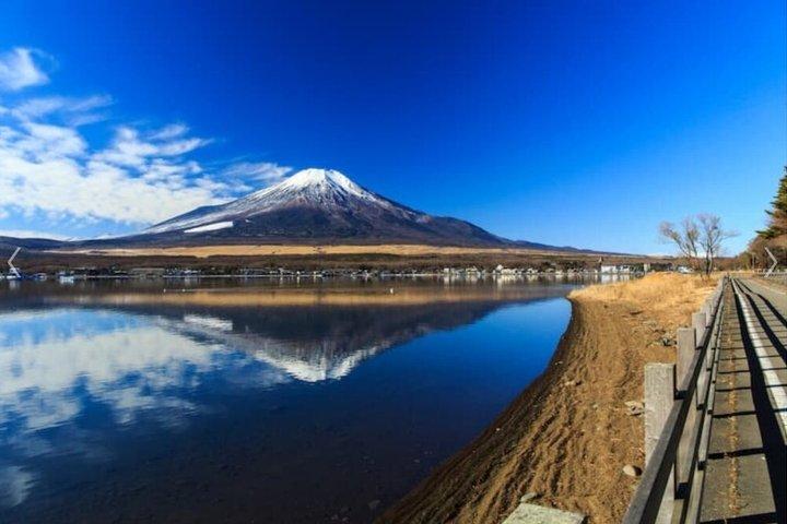 プライベート富士ツアー：山中湖、御殿場アウトレット＆温泉