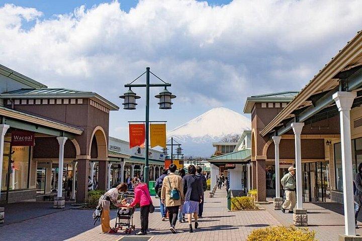 プライベート富士ツアー：山中湖、御殿場アウトレット＆温泉