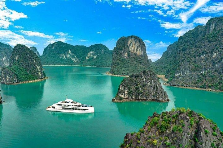 Halong Bay Symphony Luxury Day Cruise 5 stelle con vasca idromassaggio e pranzo