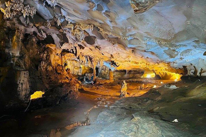 Hanoi: Bai Tu Long Bay Scenic Day Cruise til skjulte landskaber