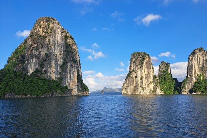 Hanoi: Bai Tu Long Bay Scenic Day Cruise til skjulte landskaber