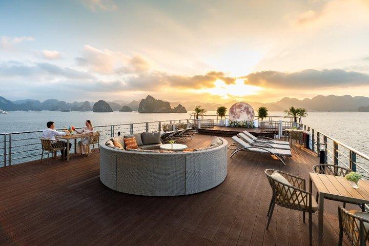 Von Hanoi : 5 - Panoramafahrt mit Buffet Mittagessen & Limousine
