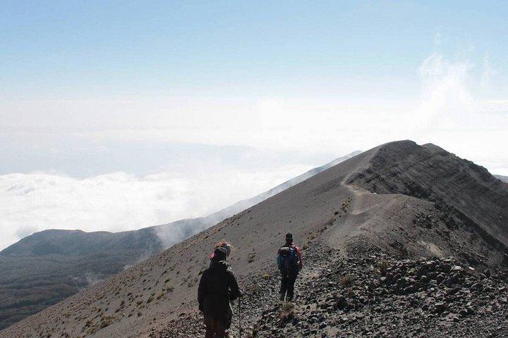 Mount Meru 4 Days Guided Hiking Adventure