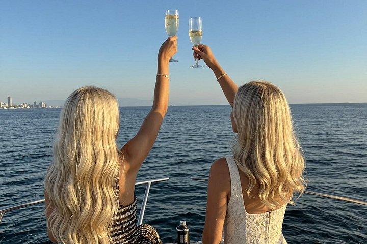 PRIVATE YACHTトリップ&ウェルカムドリンク