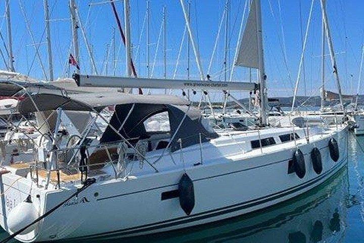 SAILING BOAT 地元のおいしい味を味わう旅
