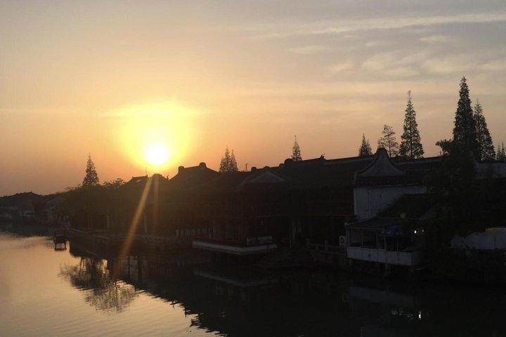 水上村朱家角の夕日