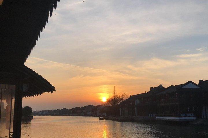 水上村朱家角の夕日
