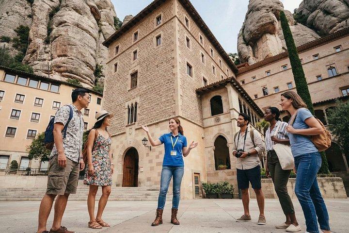 Barcelona Montserrat Guided Tour with Museum Entry