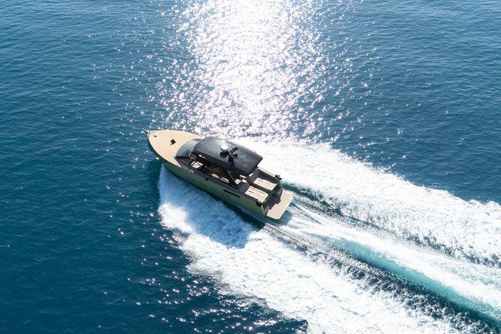 Private Blue Cave & Island Hopping – Luxus-Schnellboottour